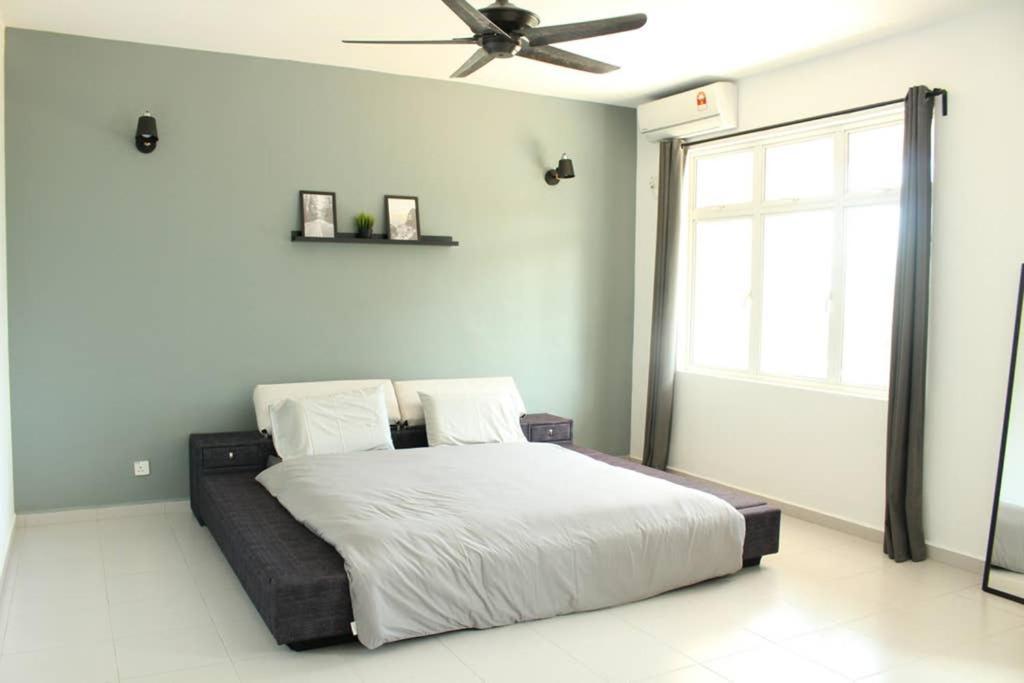 New Seaview Cozy Modern Beach House Tanjung Bungah  Eksteriør billede