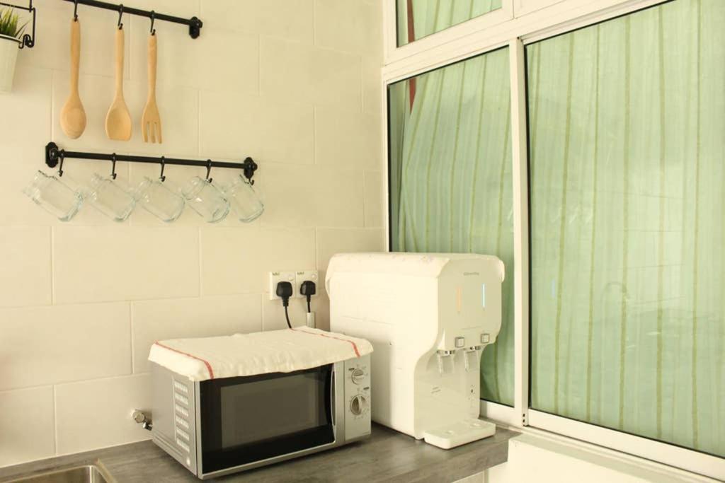 New Seaview Cozy Modern Beach House Tanjung Bungah  Eksteriør billede